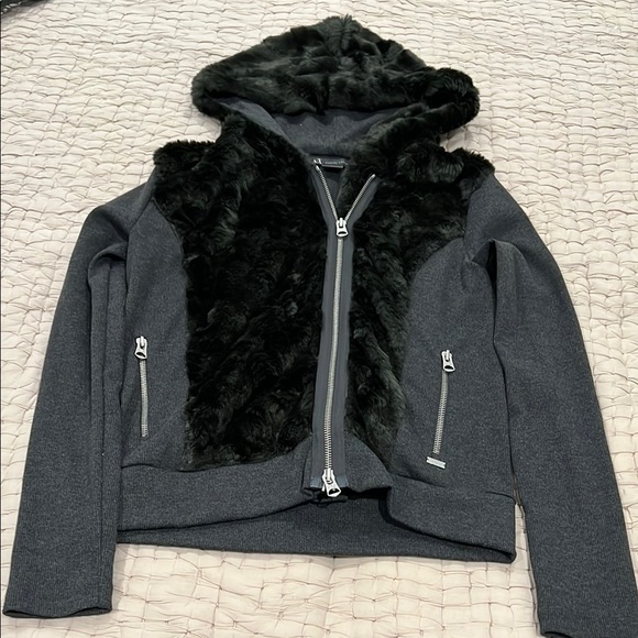 Chic Black Faux Fur Jacket - Picture 2 of 5